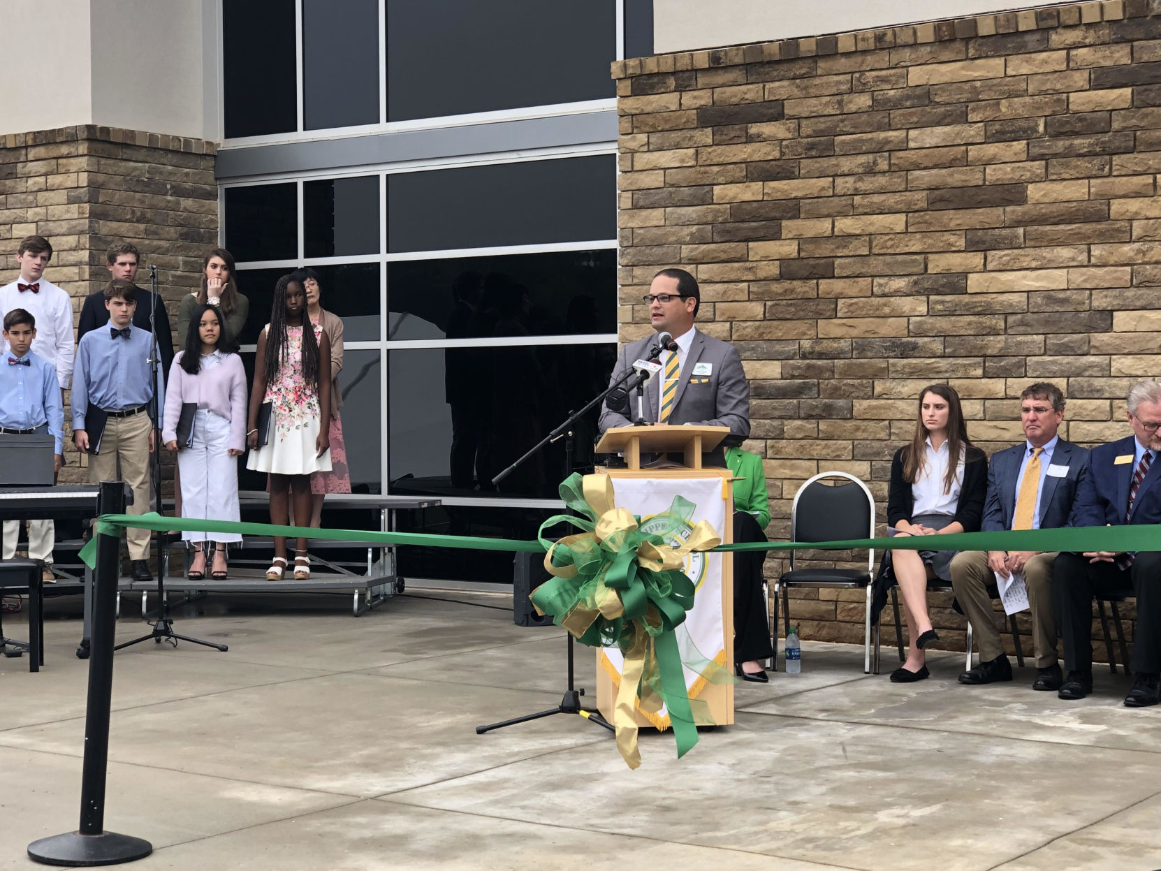 ribbon cutting 3.jpg